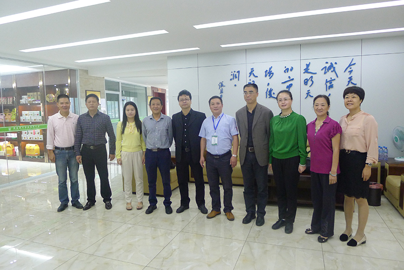 熱烈歡迎福建民進省委鄭家建主委一行蒞臨我司參觀指導！